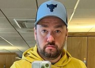 杰森·曼福德(Jason Manford)在紧急呼吁中称，残忍的小偷袭击了在学校“心碎”的儿子