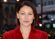 艾玛·威利斯(Emma Willis)要求网飞公司(Netflix)重启一部巨制剧，她“掏空”了这部剧